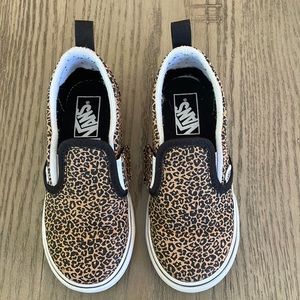 Kids leopard print Vans slip-on sneaker